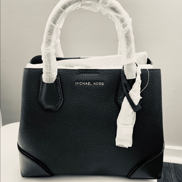 Michael Kors Handbags - Brand New Michael Kors bag!